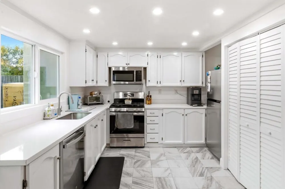 19233 Creekside Lane Salinas, CA 93908