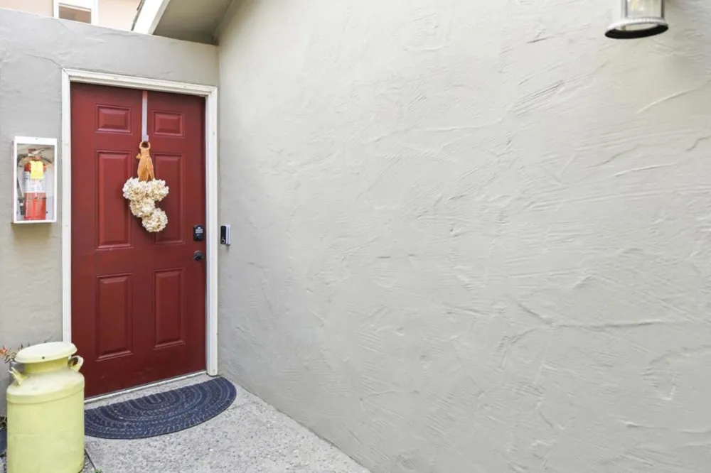 19233 Creekside Lane Salinas, CA 93908