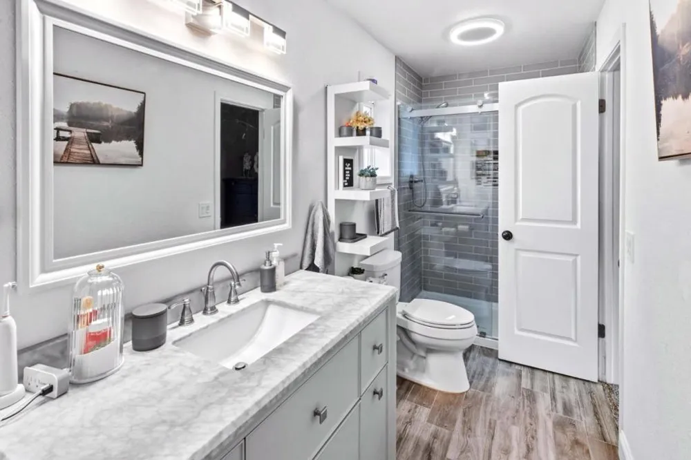 19233 Creekside Lane Salinas, CA 93908