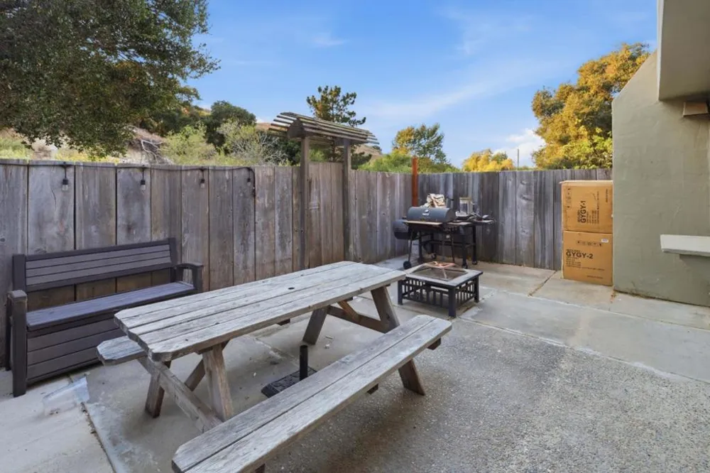 19233 Creekside Lane Salinas, CA 93908