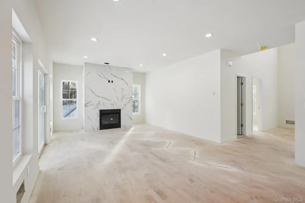 14 Vargas (AKA 70 Jessup Ln) Circle Stony Point, NY 10980