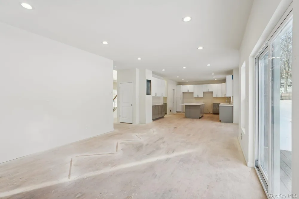 14 Vargas (AKA 70 Jessup Ln) Circle Stony Point, NY 10980
