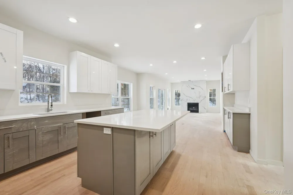 14 Vargas (AKA 70 Jessup Ln) Circle Stony Point, NY 10980