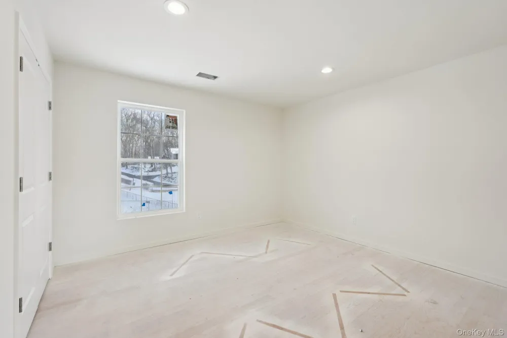 14 Vargas (AKA 70 Jessup Ln) Circle Stony Point, NY 10980
