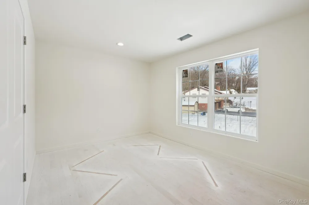 10 Vargas (AKA 70 Jessup Ln) Circle Stony Point, NY 10980