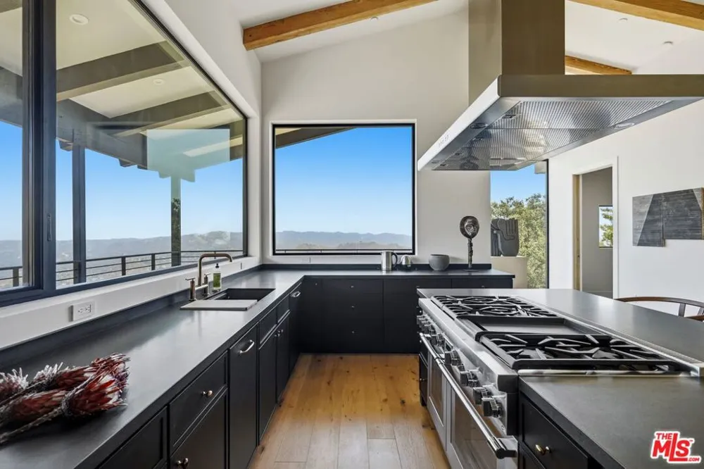 2345 Tuna Canyon Road Topanga, CA 90290