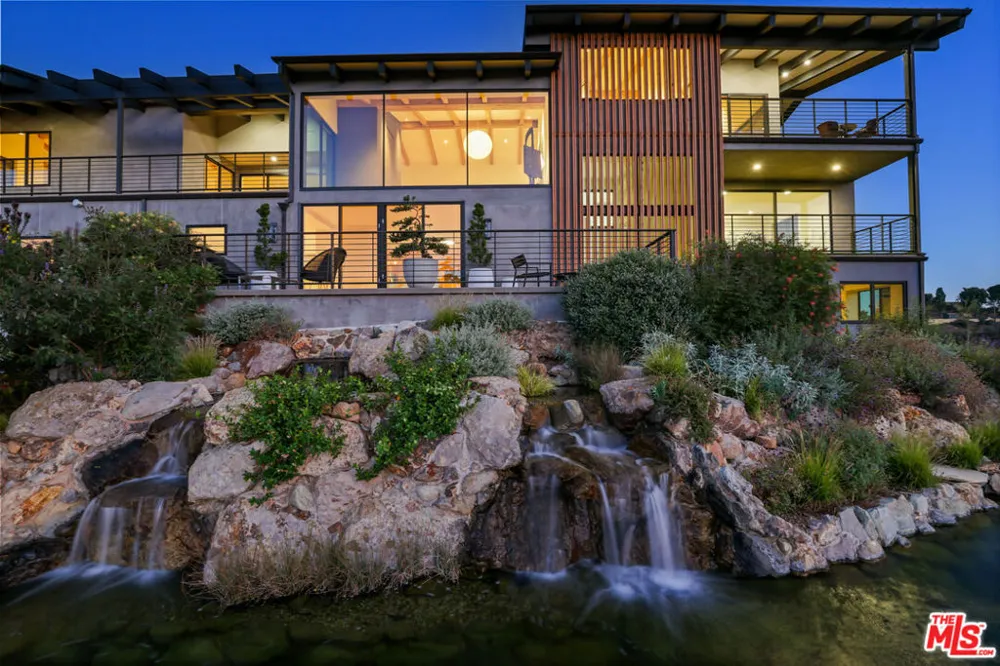 2345 Tuna Canyon Road Topanga, CA 90290