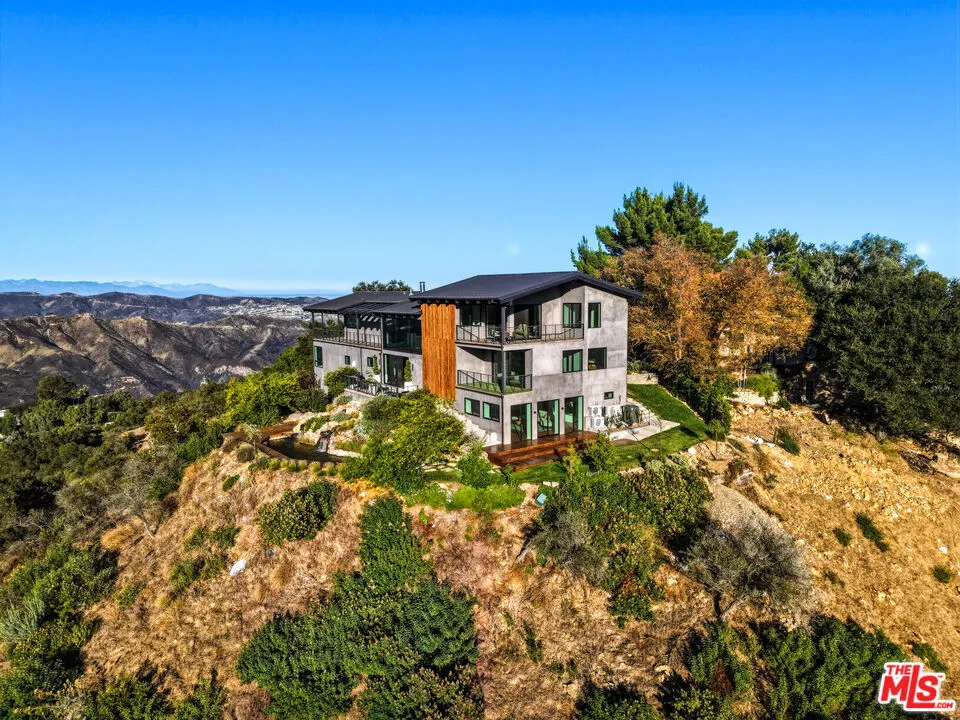 2345 Tuna Canyon Road Topanga, CA 90290