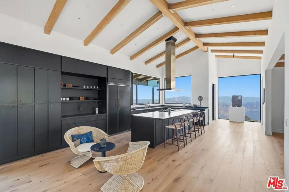 2345 Tuna Canyon Road Topanga, CA 90290