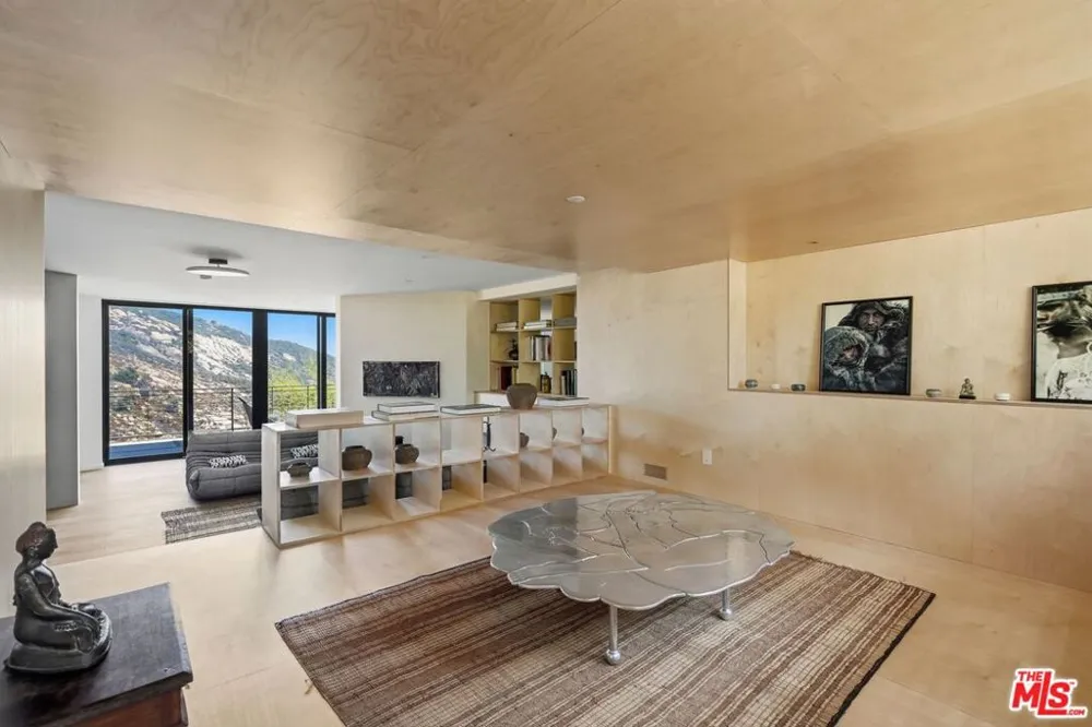 2345 Tuna Canyon Road Topanga, CA 90290