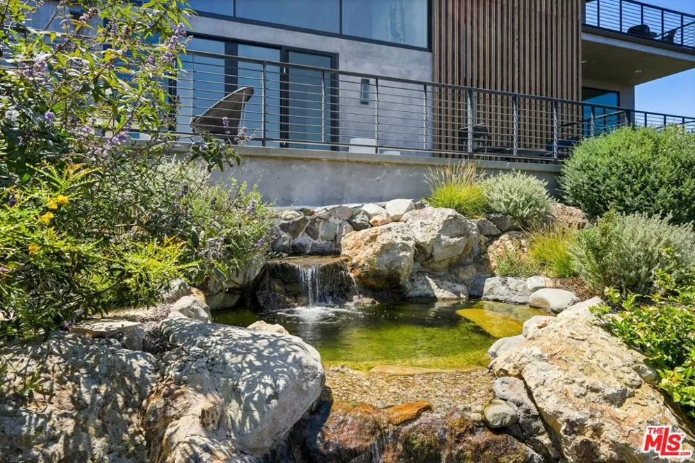 2345 Tuna Canyon Road Topanga, CA 90290