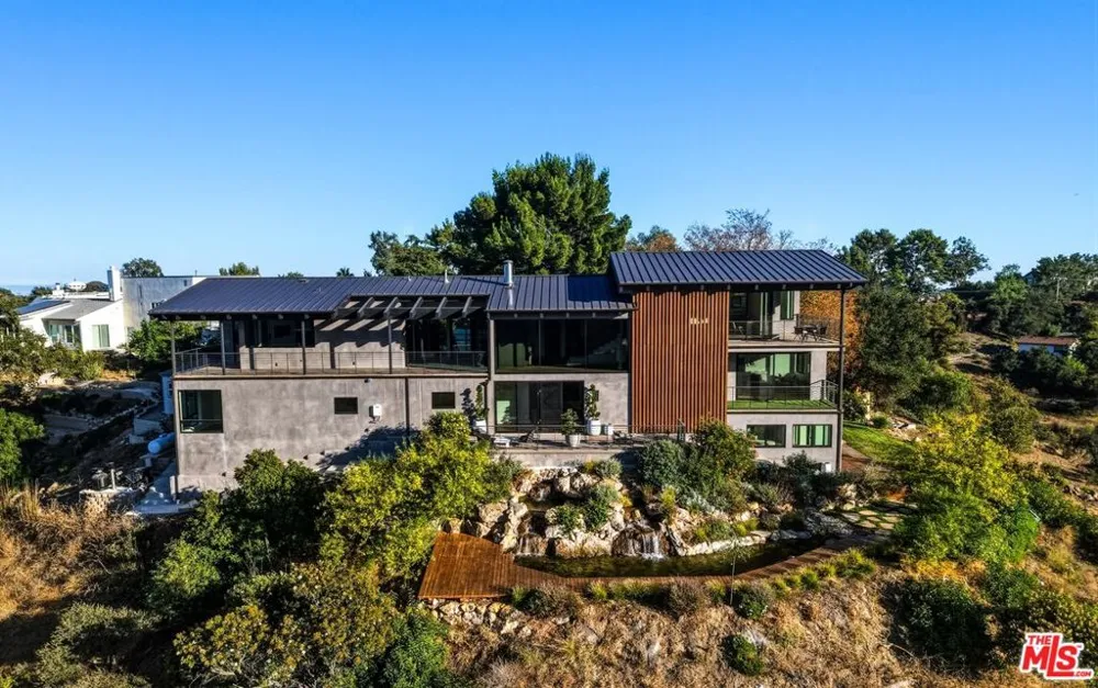 2345 Tuna Canyon Road Topanga, CA 90290