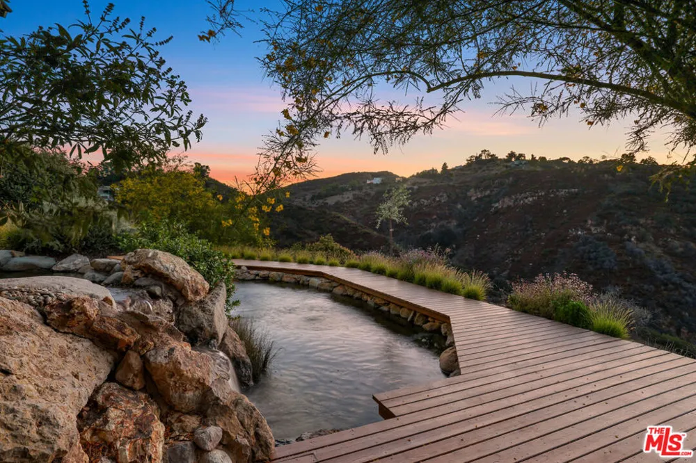 2345 Tuna Canyon Road Topanga, CA 90290