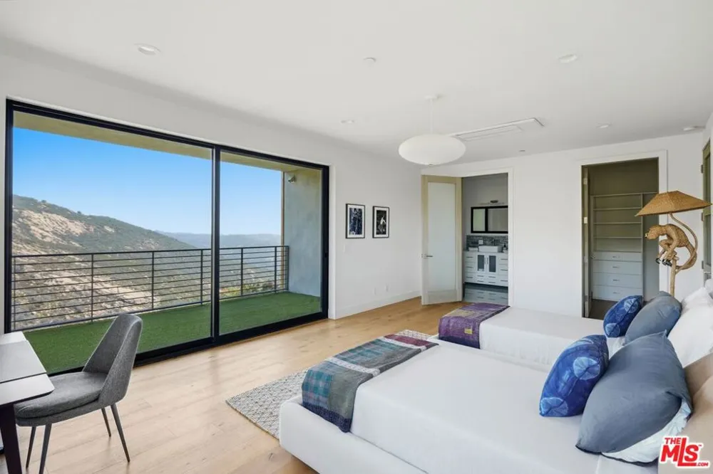 2345 Tuna Canyon Road Topanga, CA 90290