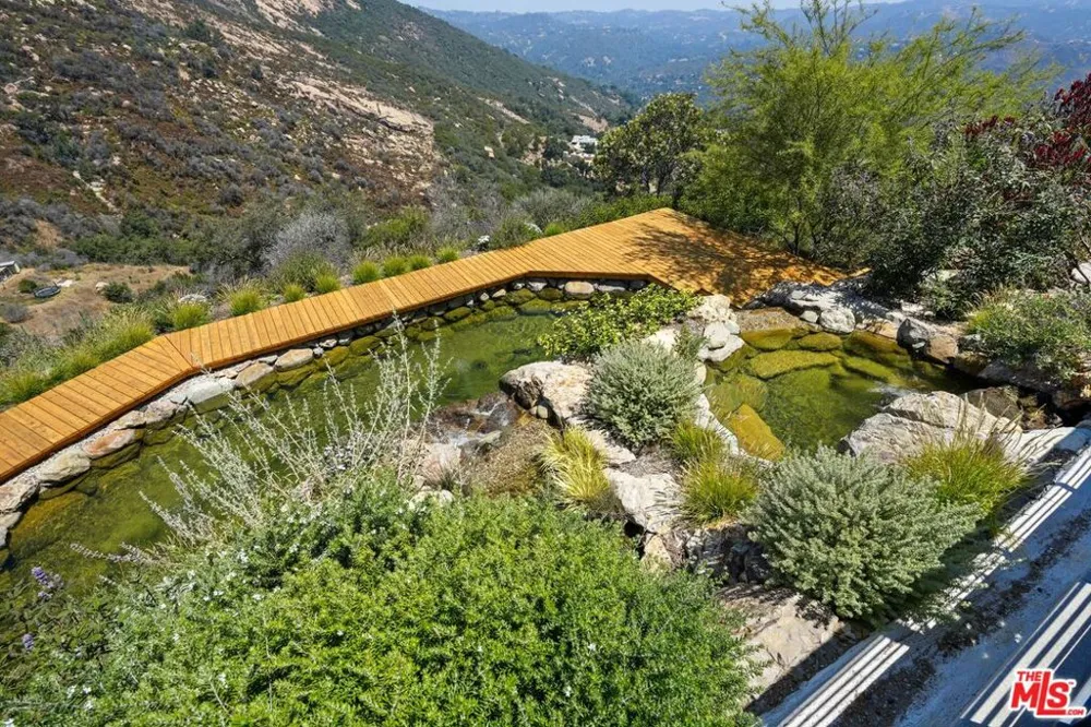 2345 Tuna Canyon Road Topanga, CA 90290