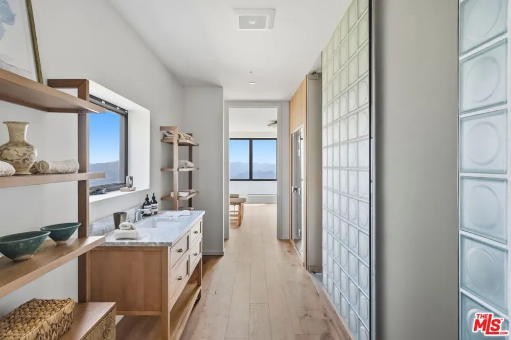 2345 Tuna Canyon Road Topanga, CA 90290