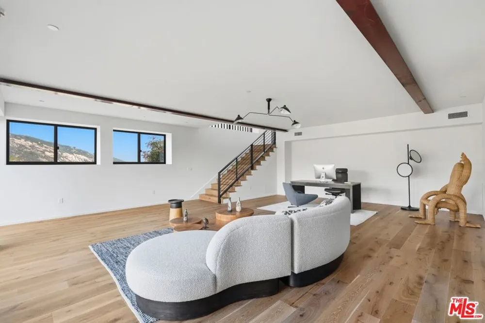2345 Tuna Canyon Road Topanga, CA 90290