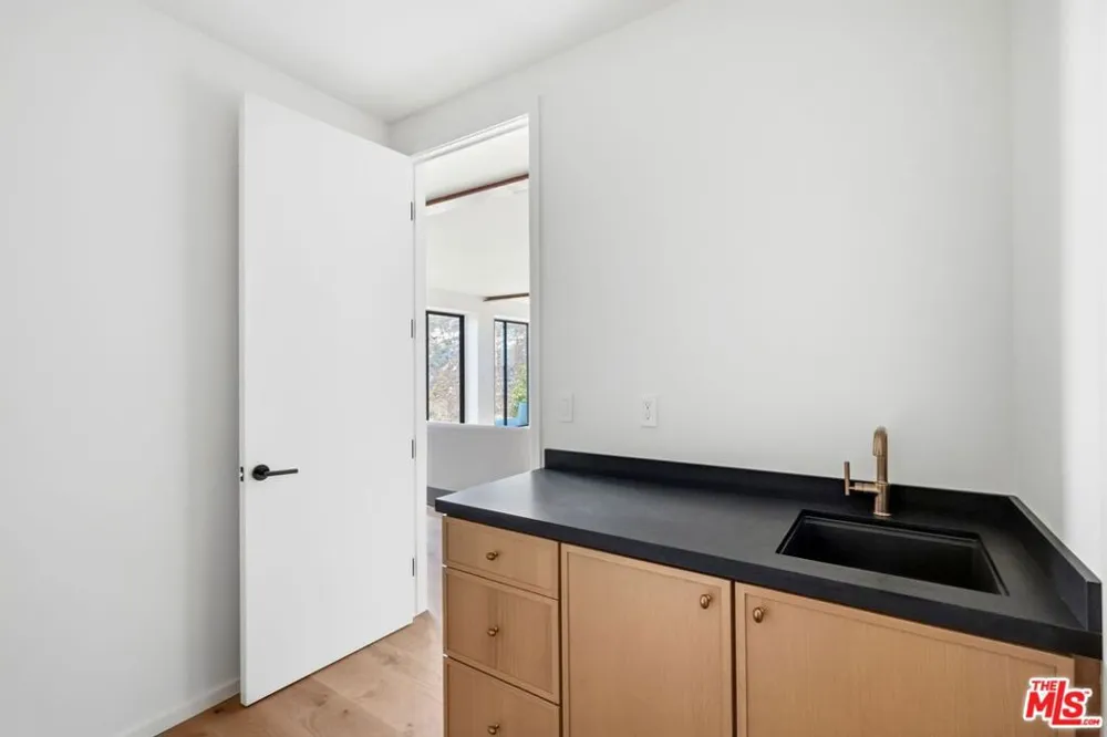 2345 Tuna Canyon Road Topanga, CA 90290