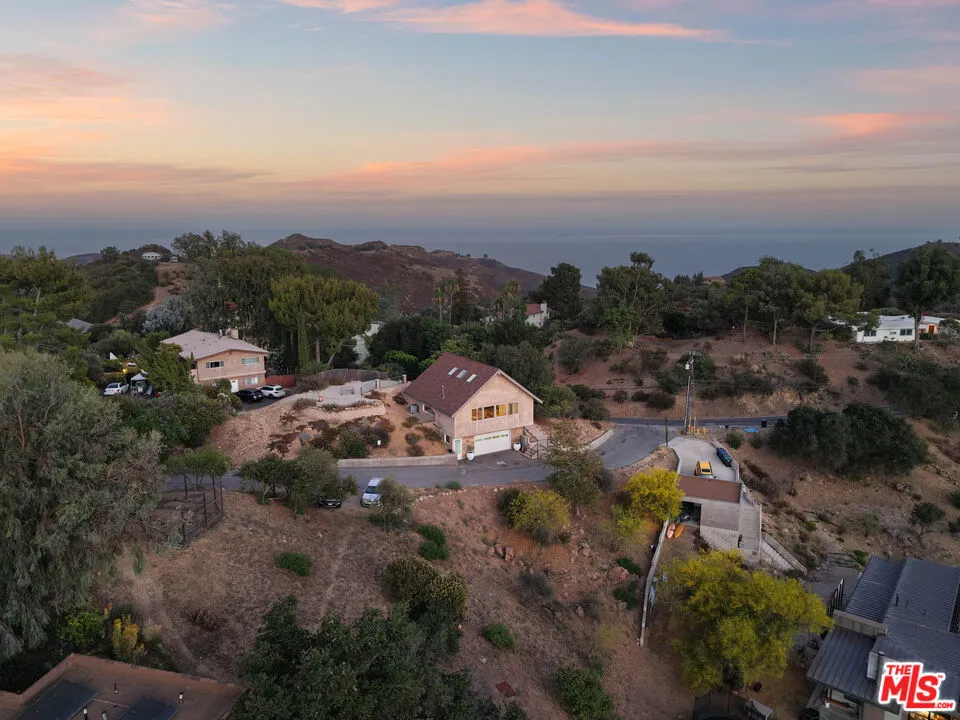 2345 Tuna Canyon Road Topanga, CA 90290