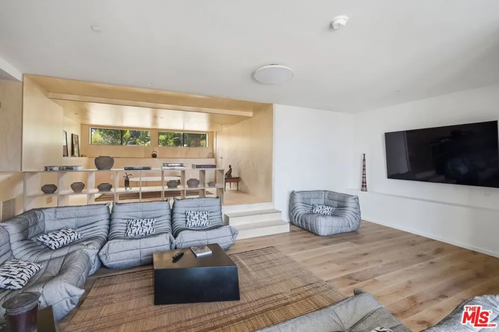 2345 Tuna Canyon Road Topanga, CA 90290