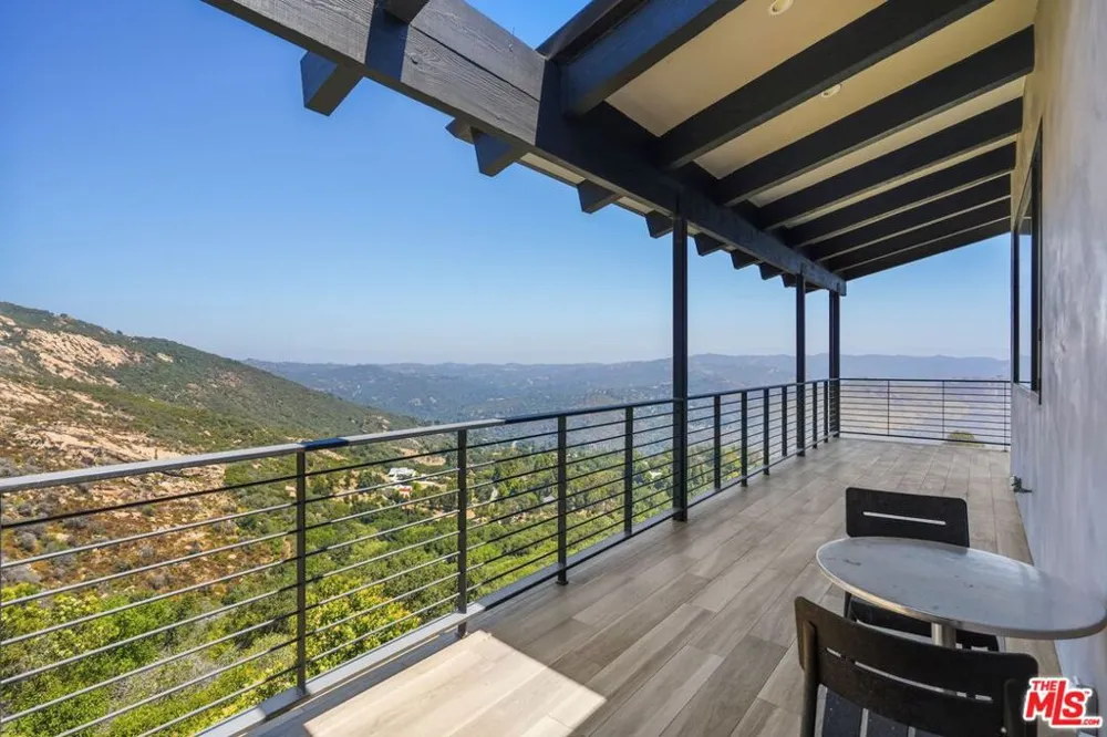 2345 Tuna Canyon Road Topanga, CA 90290