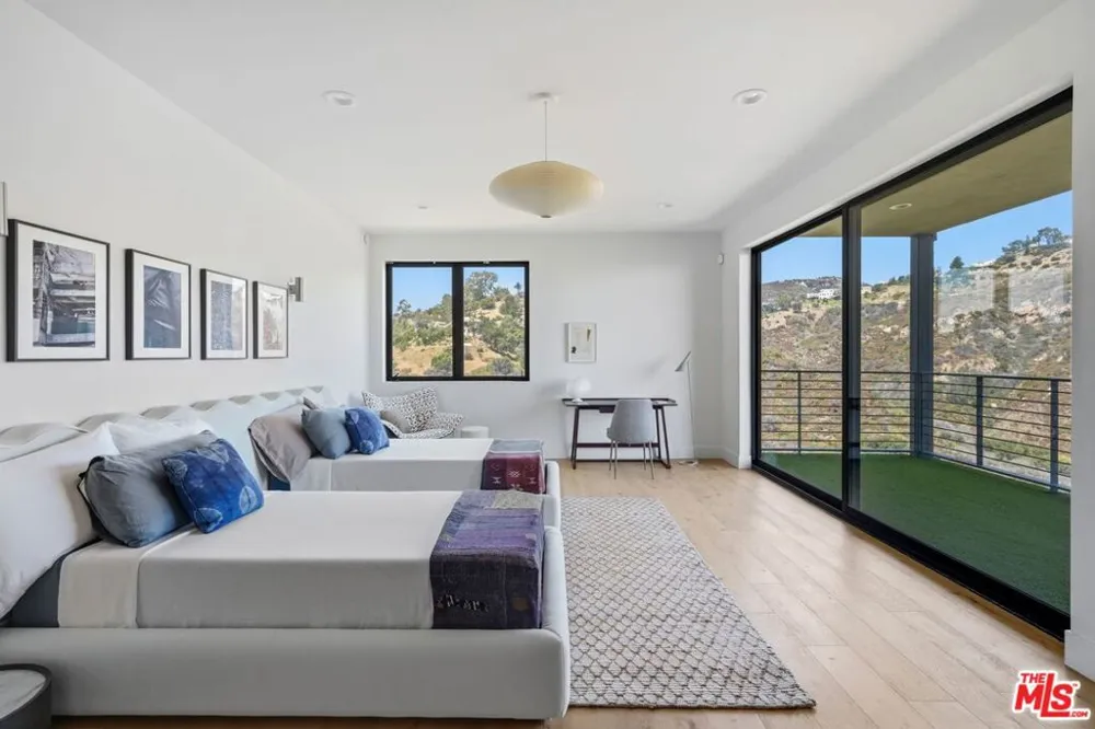 2345 Tuna Canyon Road Topanga, CA 90290