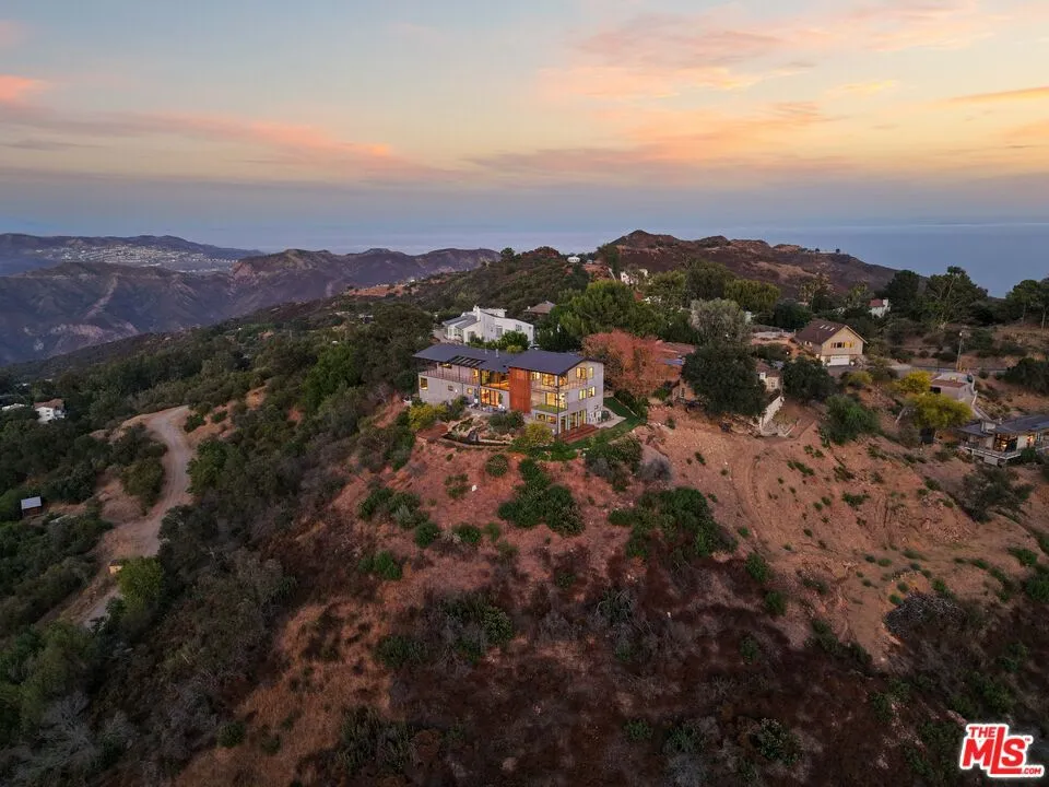 2345 Tuna Canyon Road Topanga, CA 90290