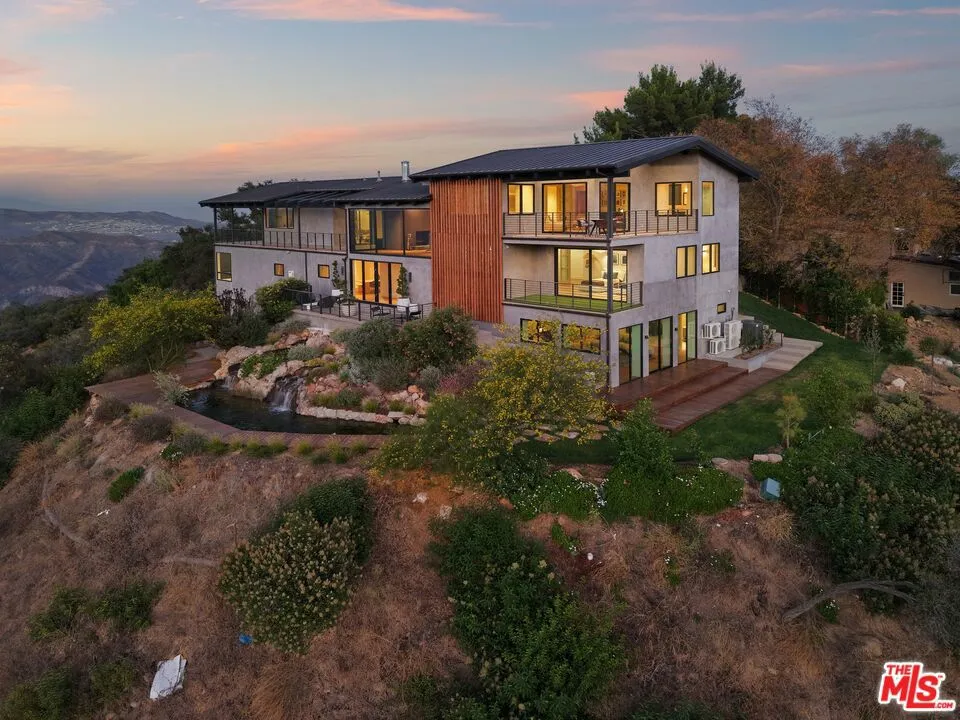 2345 Tuna Canyon Road Topanga, CA 90290