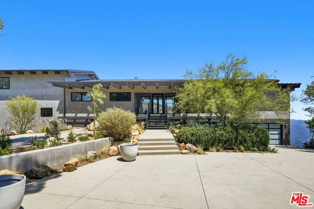 2345 Tuna Canyon Road Topanga, CA 90290