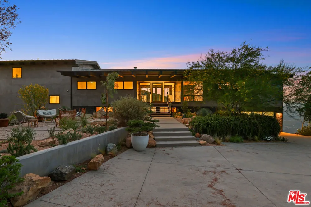 2345 Tuna Canyon Road Topanga, CA 90290