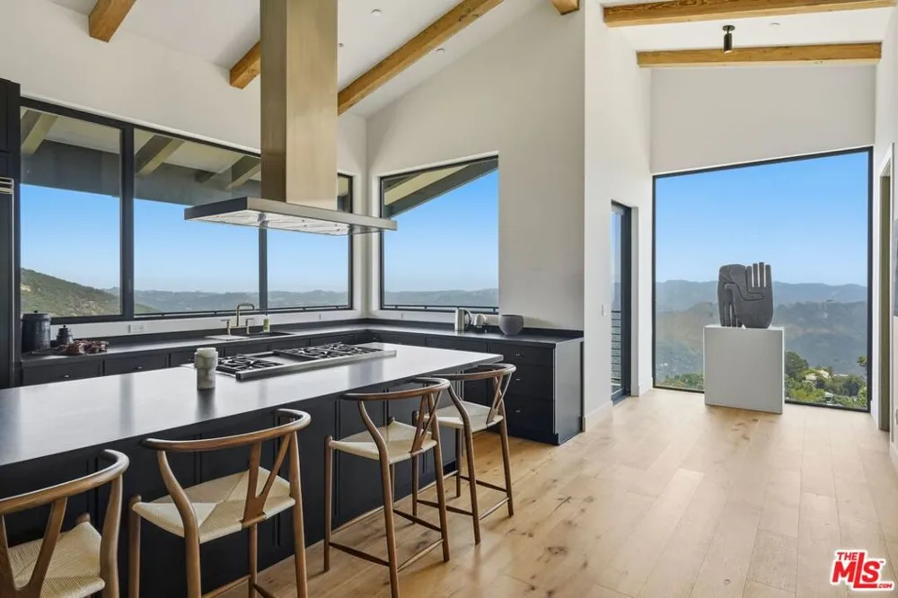 2345 Tuna Canyon Road Topanga, CA 90290
