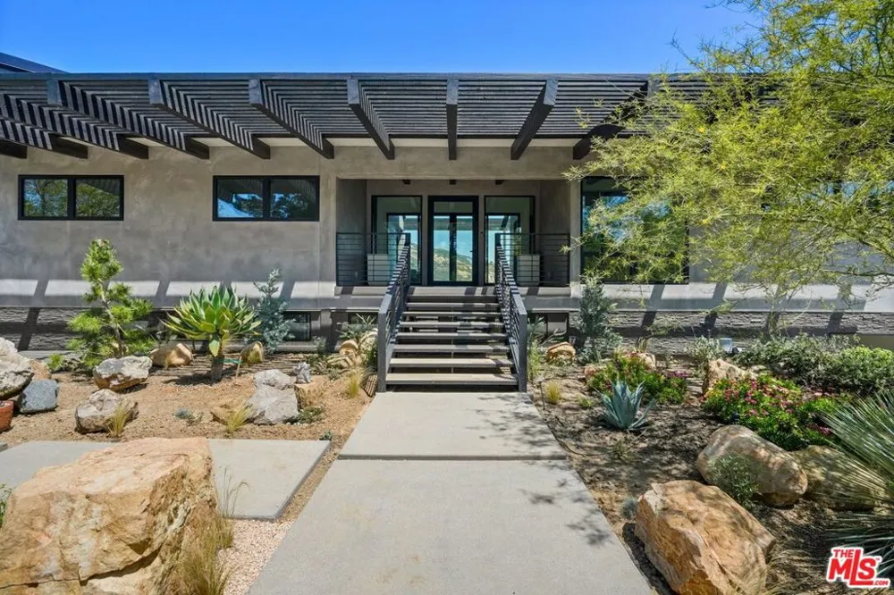 2345 Tuna Canyon Road Topanga, CA 90290