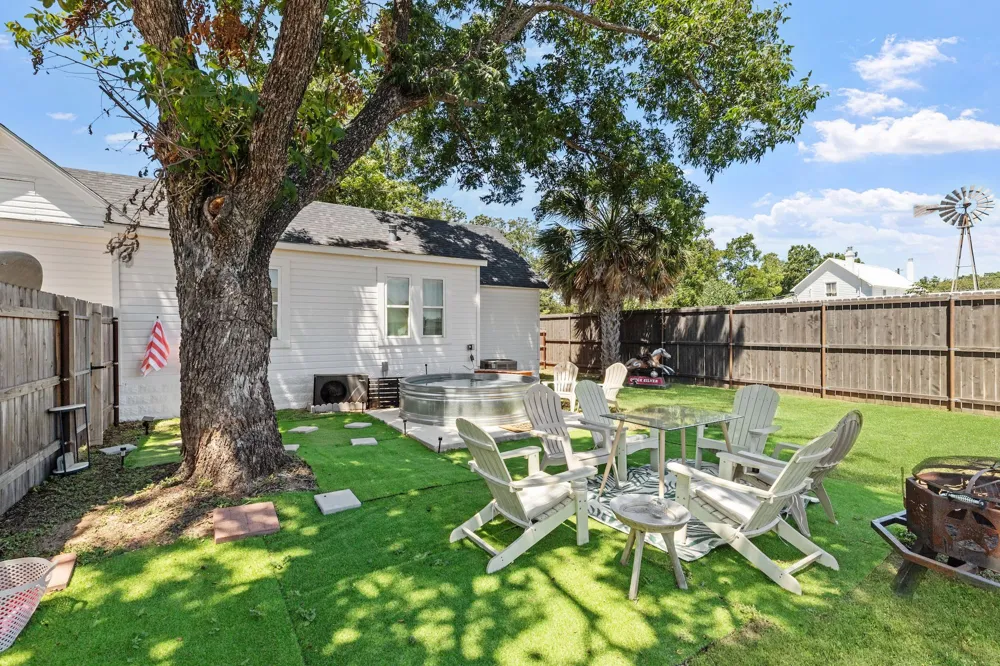 703 E HIGHWAY ST STREET Fredericksburg, TX 78624