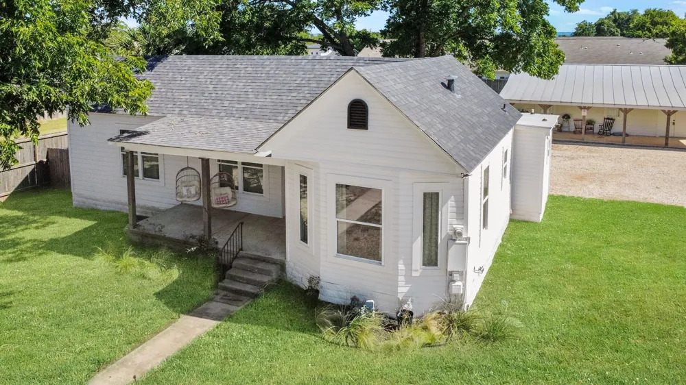 703 E HIGHWAY ST STREET Fredericksburg, TX 78624