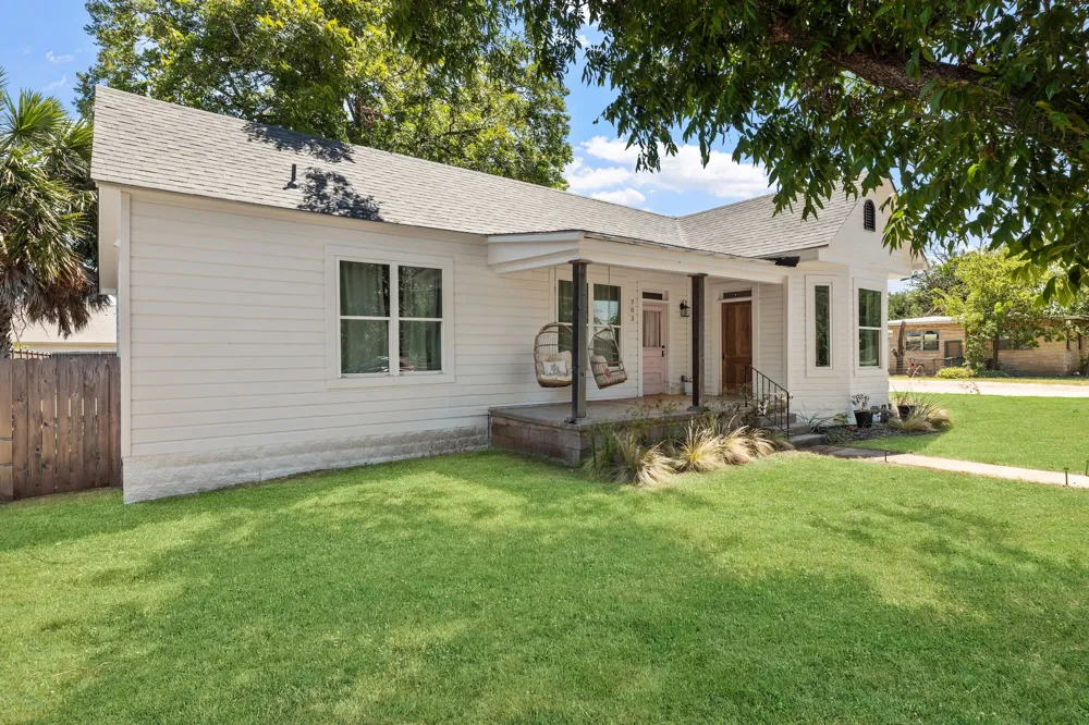 703 E HIGHWAY ST STREET Fredericksburg, TX 78624