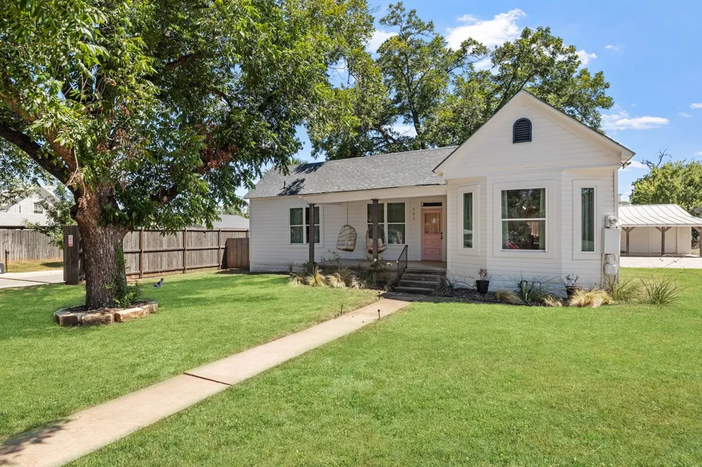 703 E HIGHWAY ST STREET Fredericksburg, TX 78624