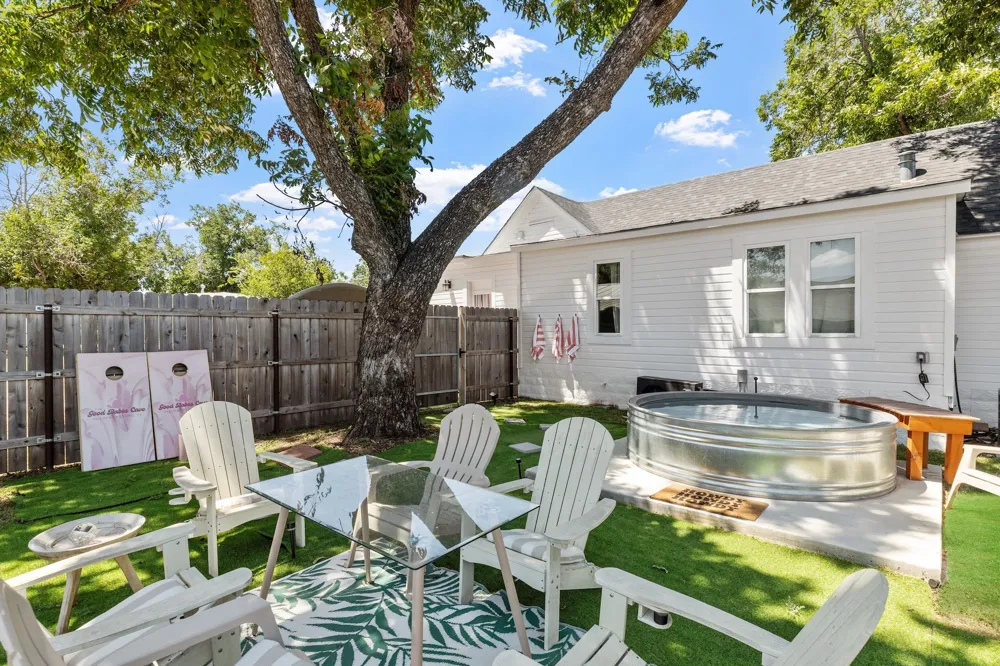 703 E HIGHWAY ST STREET Fredericksburg, TX 78624