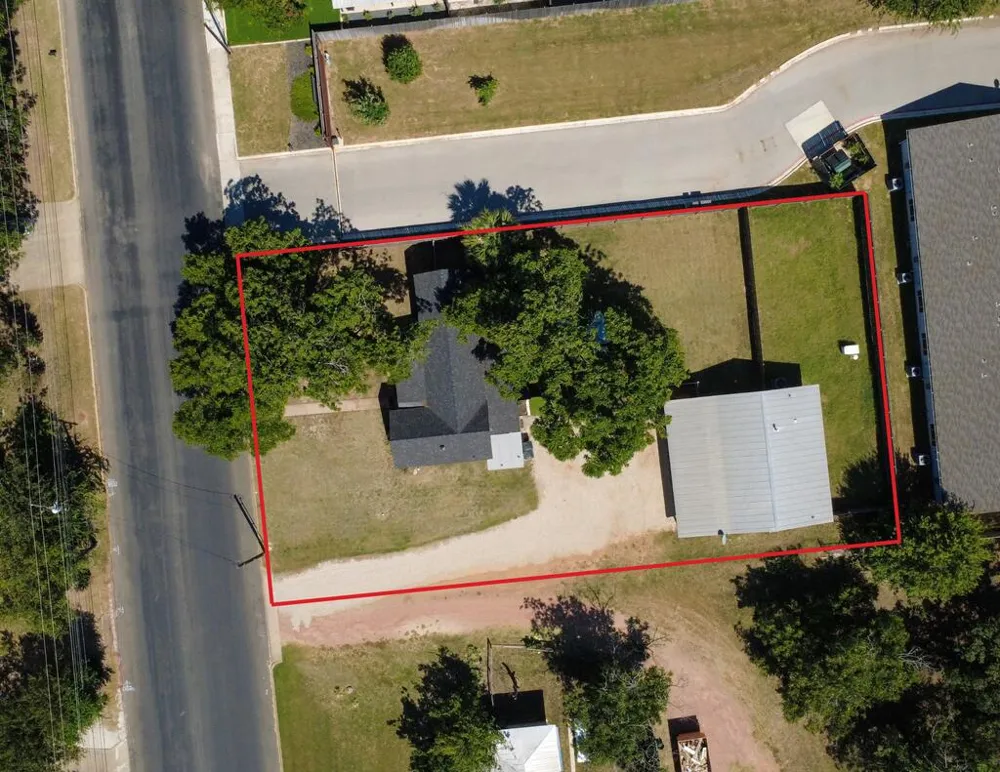 703 E HIGHWAY ST STREET Fredericksburg, TX 78624