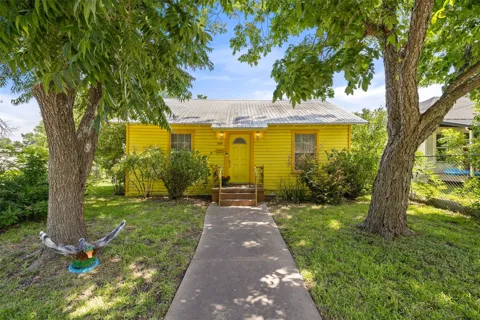 839 W 6th Street