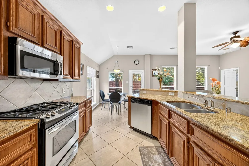 9403 Comstock Meadows Drive Houston, TX 77095