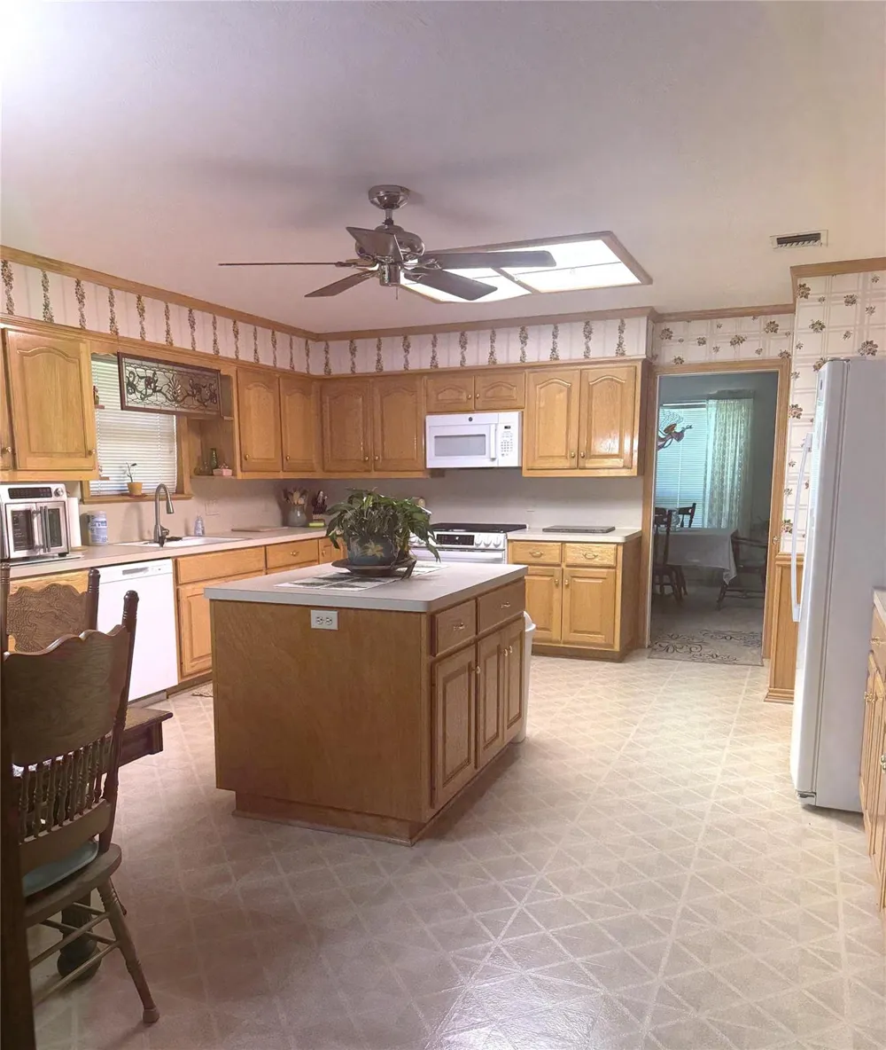 1501 Pecan Street Brenham, TX 77833
