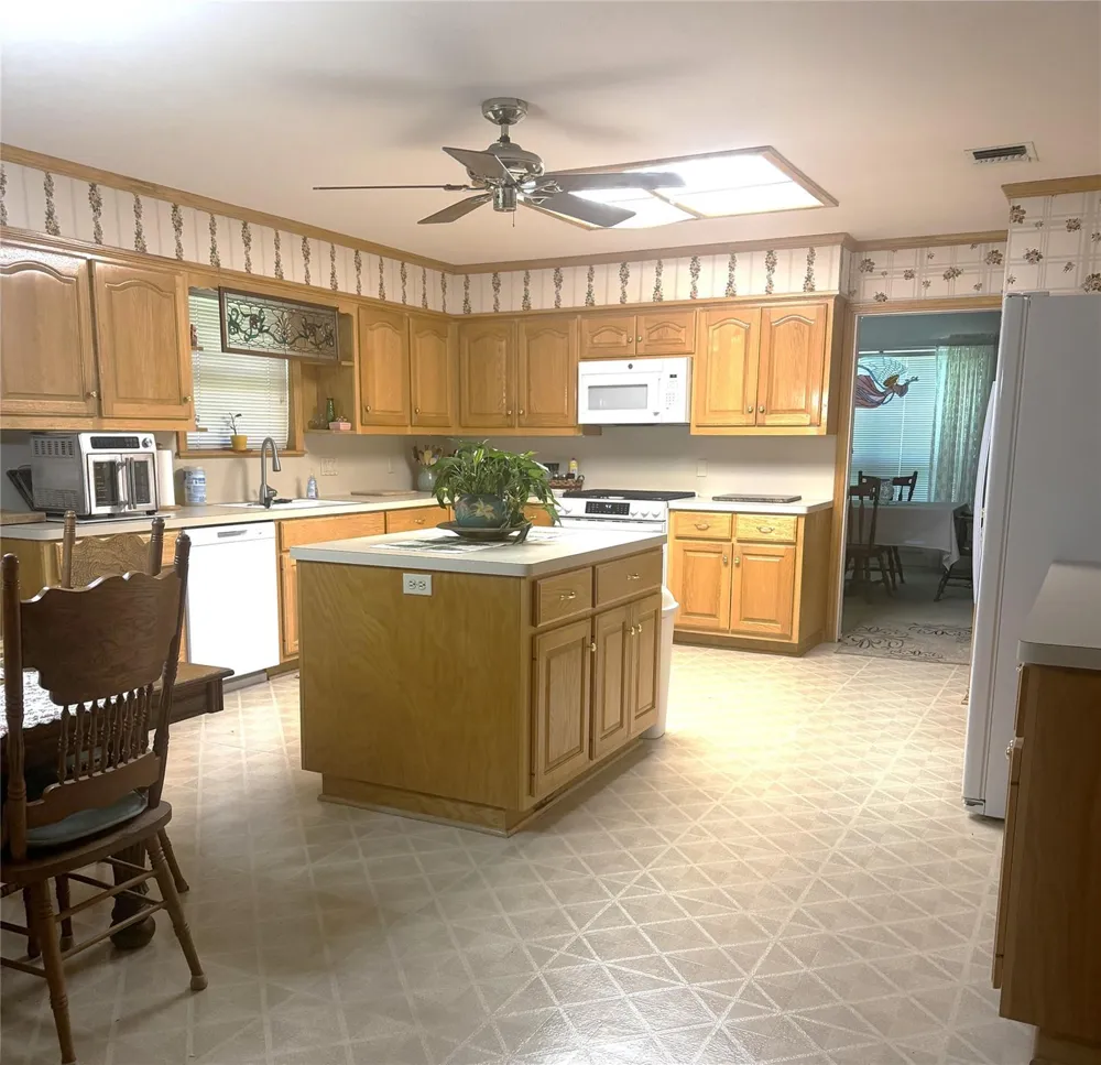 1501 Pecan Street Brenham, TX 77833