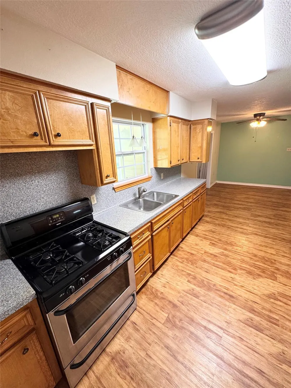 10991 Gilmore Rd Cleveland, TX 77328