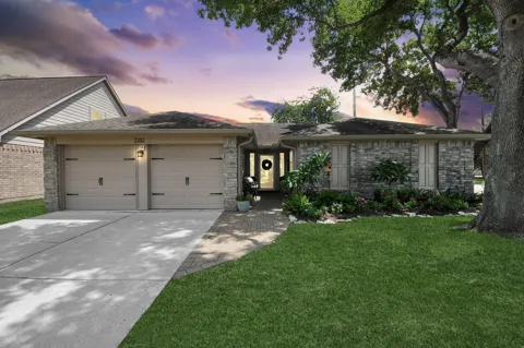 2102 Fountain Drive