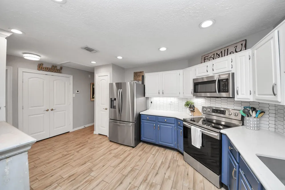 2102 Fountain Drive Sugar Land, TX 77478