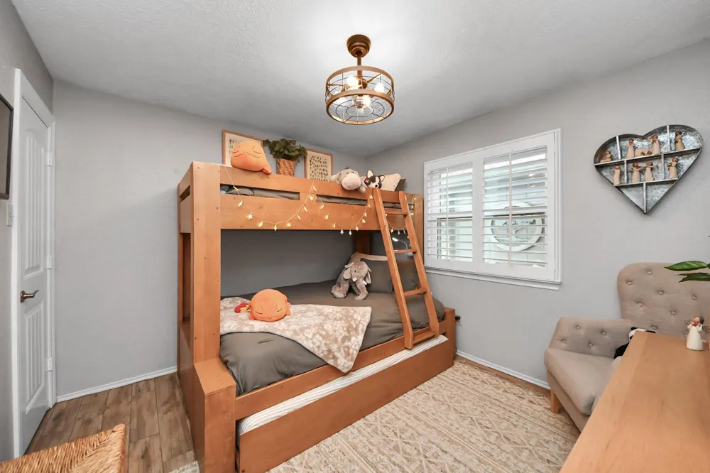 2102 Fountain Drive Sugar Land, TX 77478