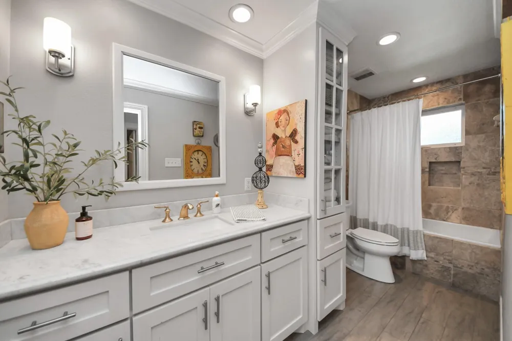 2102 Fountain Drive Sugar Land, TX 77478