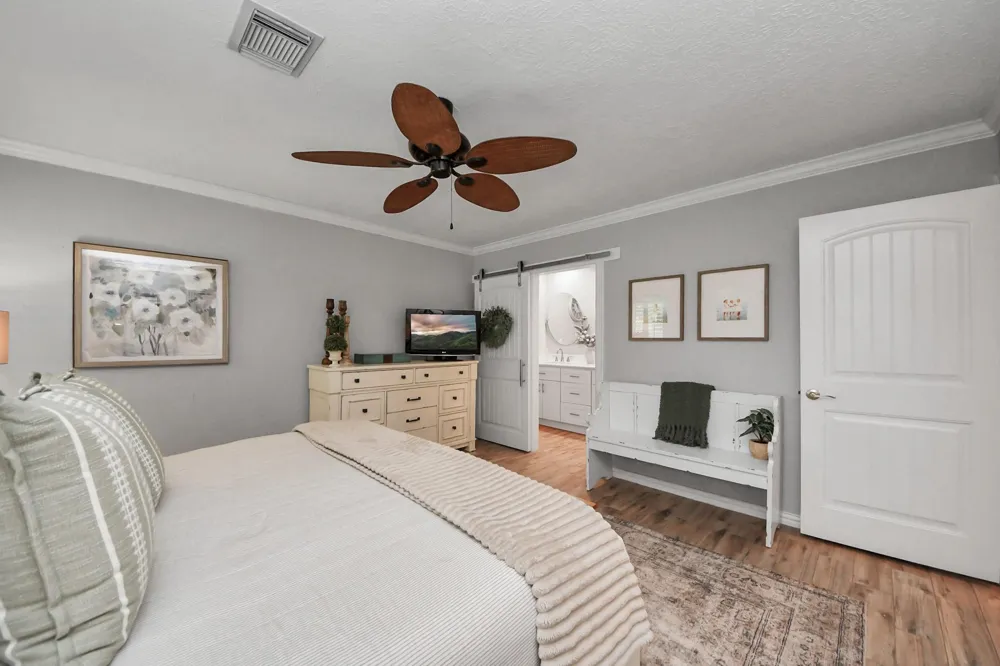 2102 Fountain Drive Sugar Land, TX 77478