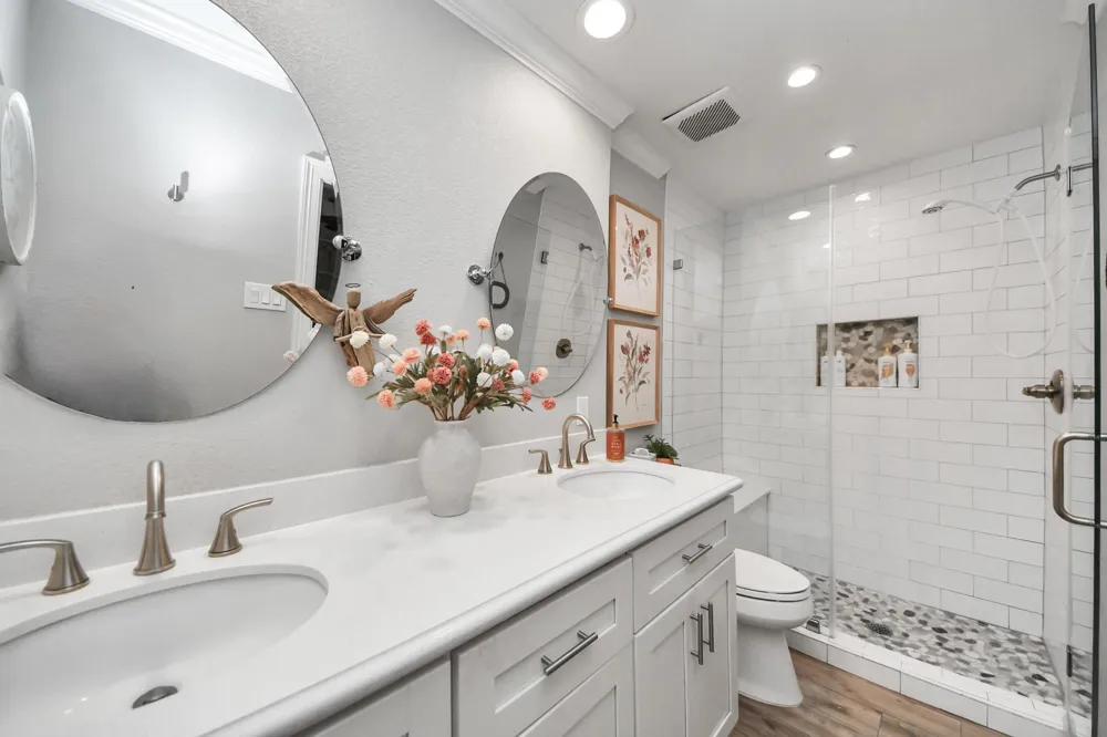 2102 Fountain Drive Sugar Land, TX 77478