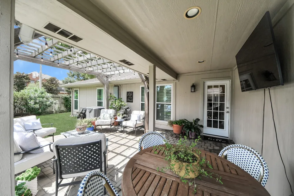 2102 Fountain Drive Sugar Land, TX 77478